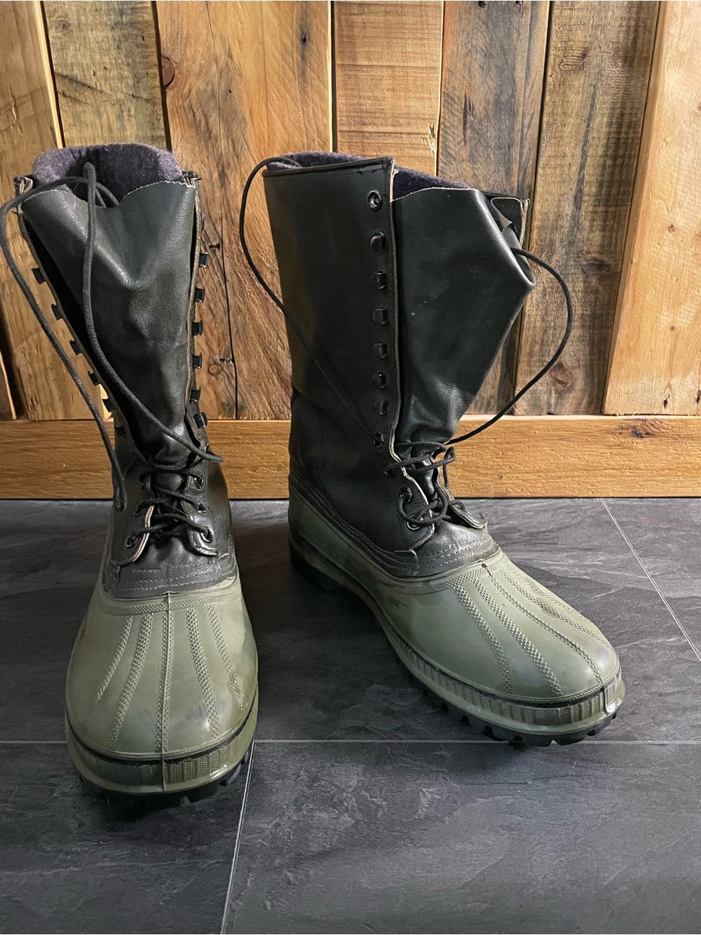 Sorel Men's Olive Waterproof Lace-Up Winter Boots